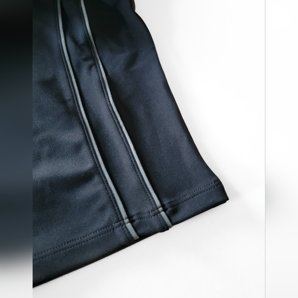 Nike Black Fitted Dri-Fit Long Sleeve Crop Top Size Small - Picture 8 of 12